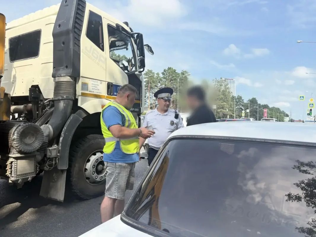 Тюменская общественность участвует в рейдах по безопасности подростков-водителей Тюменская общественность участвует в рейдах по безопасности подростков-водителей
