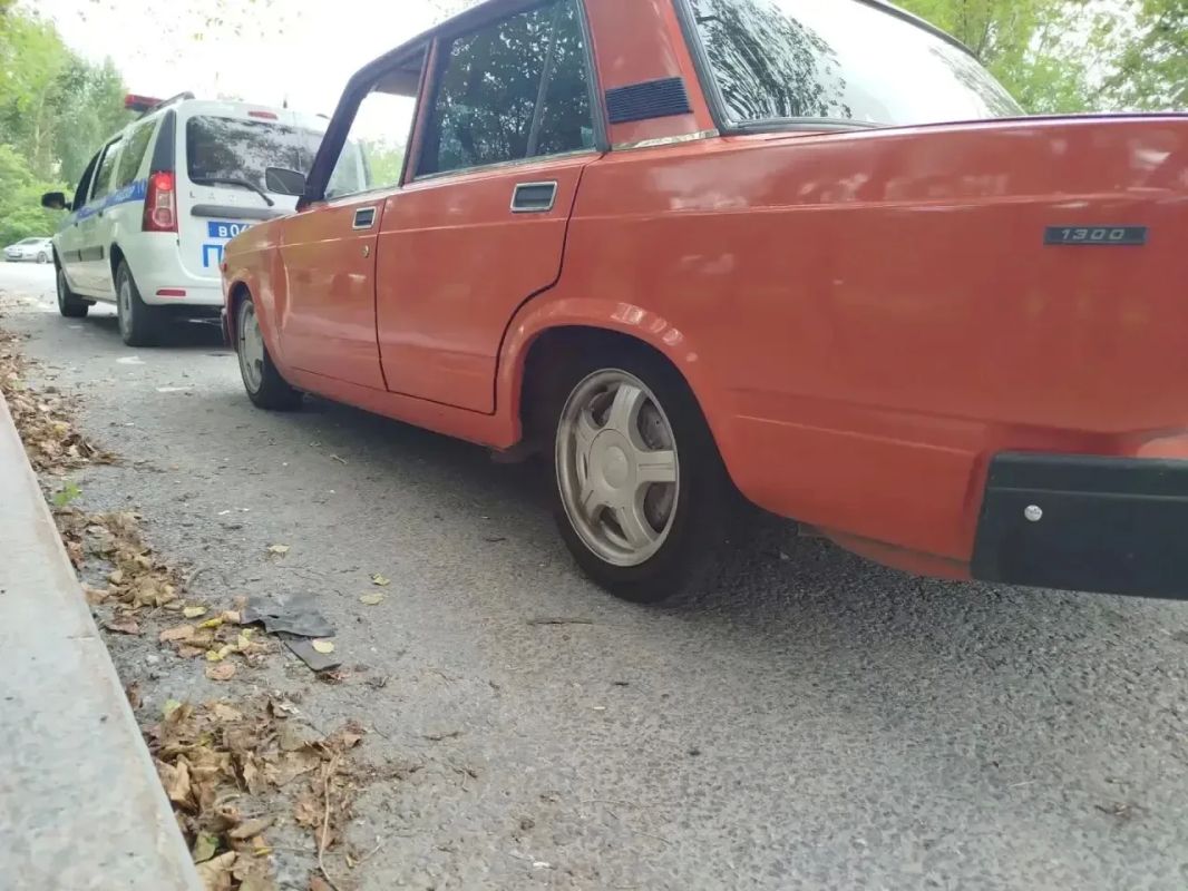 «Заниженный» автомобиль на зимней резине в жару задержали сотрудники отдела Госавтоинспекции по городу Тюмени «Заниженный» автомобиль на зимней резине в жару задержали сотрудники отдела Госавтоинспекции по городу Тюмени