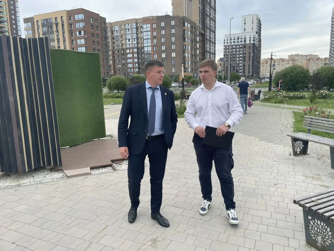 Рабочий объезд в Калининском округе: на контроле — благоустройство и комфорт горожан Рабочий объезд в Калининском округе: на контроле — благоустройство и комфорт горожан