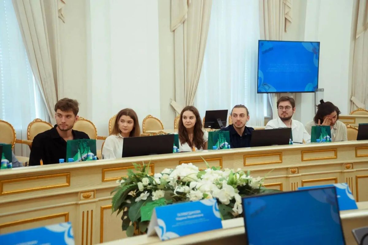 Триумфаторы "Российской студенческой весны" отмечены благодарностями в правительстве Тюменской области Триумфаторы "Российской студенческой весны" отмечены благодарностями в правительстве Тюменской области
