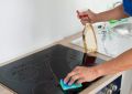 Как сделать варочную панель долговечной: простые советы по уходу