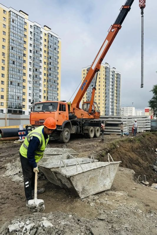 Сегодня комплексный выезд, вместе с ресурсниками, застройщиками работали по 10 микрорайону Сегодня комплексный выезд, вместе с ресурсниками, застройщиками работали по 10 микрорайону