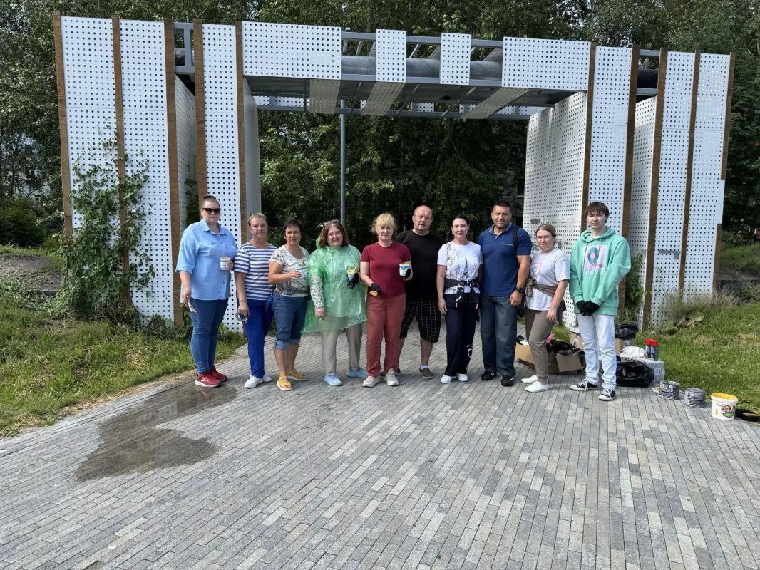 В Ленинском административном округе прошел субботник В Ленинском административном округе прошел субботник