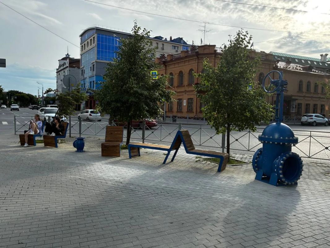 На Водопроводной в Тюмени появился необычный арт-объект На Водопроводной в Тюмени появился необычный арт-объект