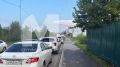 Еще одна автозаправка — здесь точно собралась половина города
