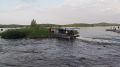 Жители Урала настолько суровы, что передвинули остров Плавучий остров размером 70 на 20 метров на фоне паводка прибило к берегу пляжа в Новоуральске. Накануне вечером тут можно было наблюдать картину «Бурлаки на Волге» —...
