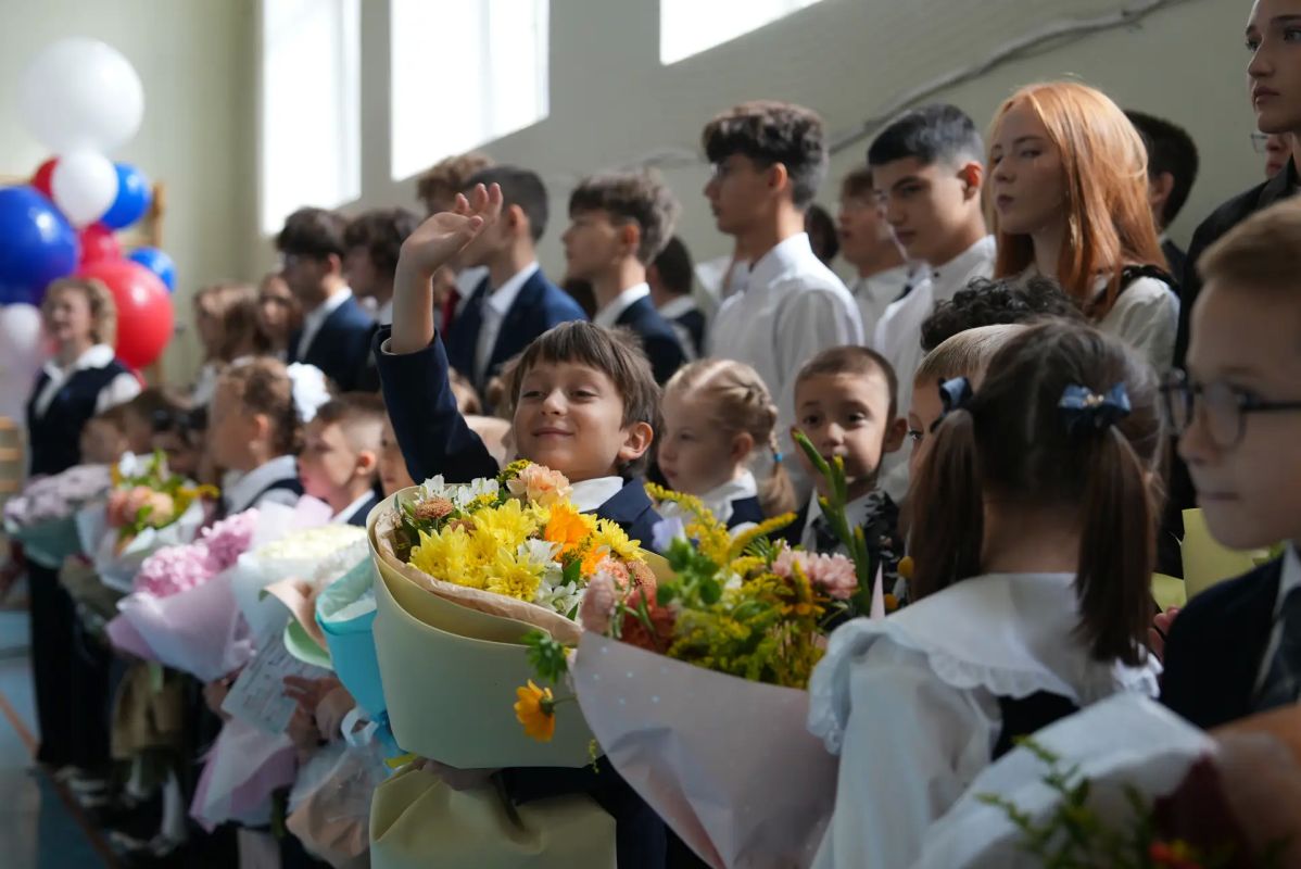 Встречаемся в школе. Почему сегодня Петя Встречаемся в школе. Почему сегодня Петя