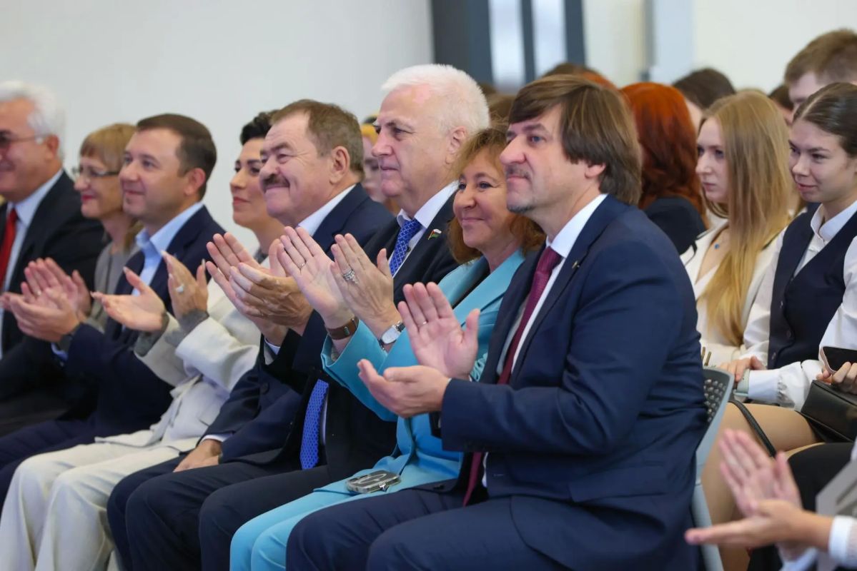"Поехали!" — именно с этих слов началась новая жизнь в школе №96! "Поехали!" — именно с этих слов началась новая жизнь в школе №96!