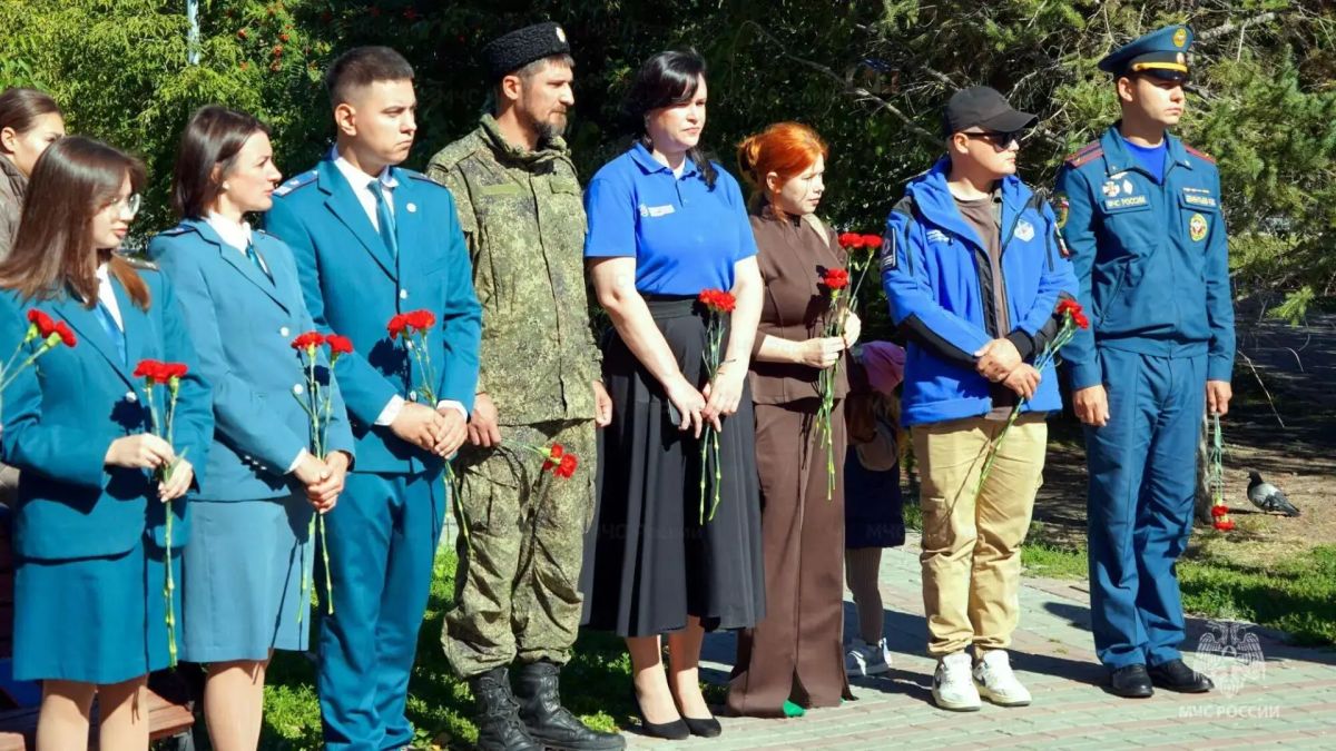 Тюменцы почтили память жертв трагедии Беслана Тюменцы почтили память жертв трагедии Беслана