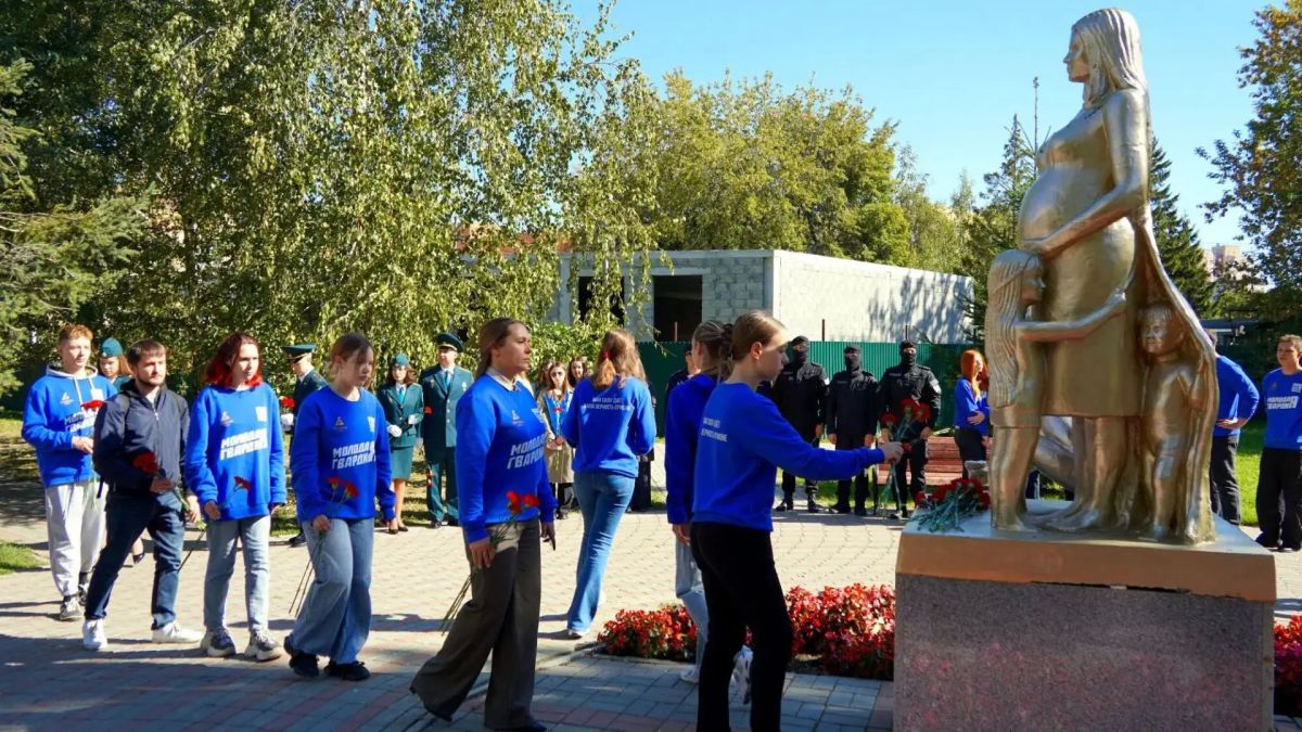 Тюменцы почтили память жертв трагедии Беслана Тюменцы почтили память жертв трагедии Беслана