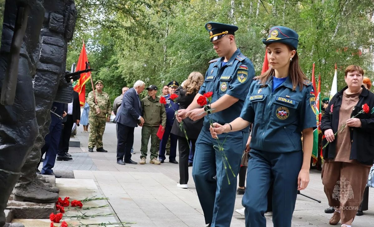 Победить зло общими силами! Победить зло общими силами!