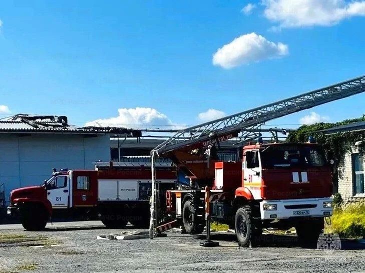 Ялуторовские пожарные провели учения на местном предприятии Ялуторовские пожарные провели учения на местном предприятии