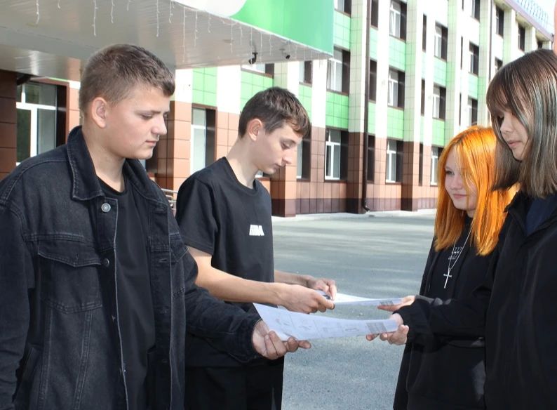 В День солидарности в борьбе с терроризмом полицейские Межмуниципального отдела МВД России «Ялуторовский» встретились со студентами Агротехнологического колледжа В День солидарности в борьбе с терроризмом полицейские Межмуниципального отдела МВД России «Ялуторовский» встретились со студентами Агротехнологического колледжа