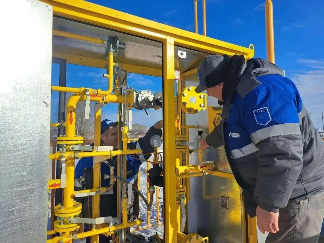 Работников нефтяной и газовой промышленности с праздником поздравил Александр Моор Работников нефтяной и газовой промышленности с праздником поздравил Александр Моор