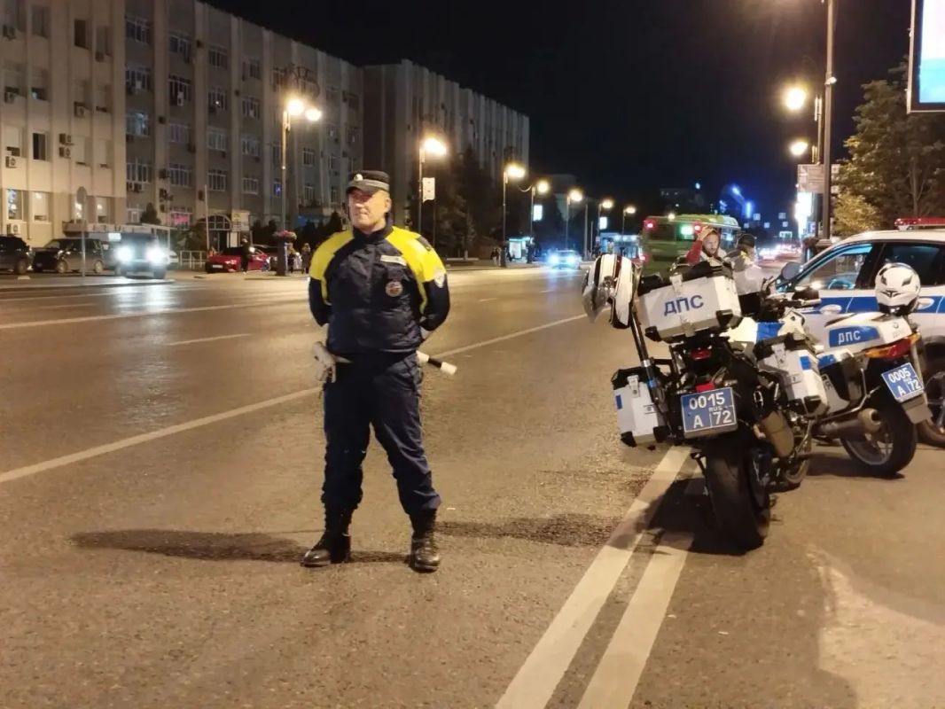 Мотовзвод полка ДПС Госавтоинспекции несет службу в Тюмени Мотовзвод полка ДПС Госавтоинспекции несет службу в Тюмени