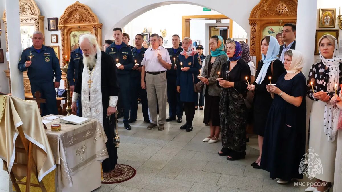 Память живёт в сердцах!. В Тюмени состоялся молебен в память о Евгении Николаевиче Зиничеве, трагически погибшем министре МЧС России Память живёт в сердцах!. В Тюмени состоялся молебен в память о Евгении Николаевиче Зиничеве, трагически погибшем министре МЧС России