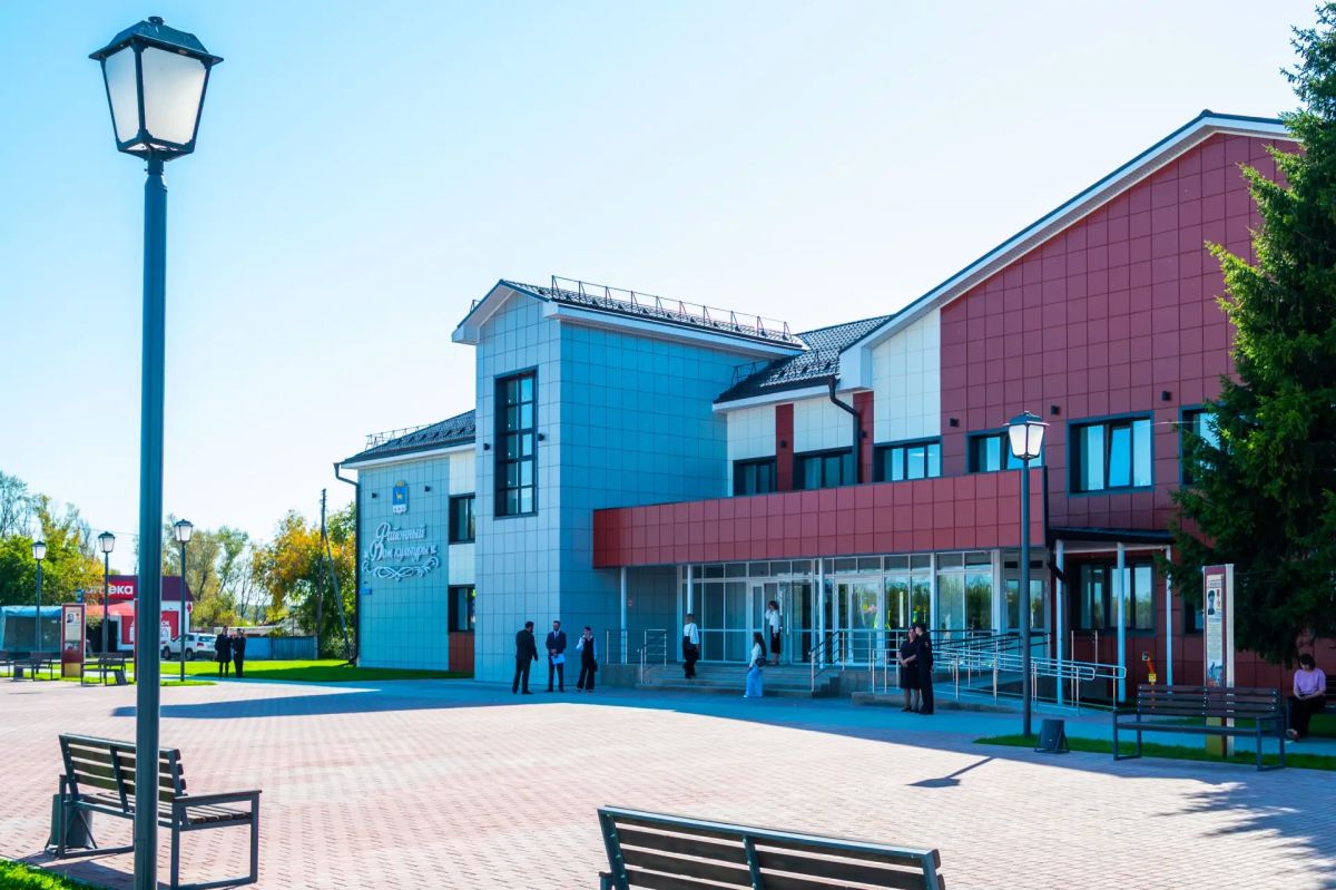 В Аромашевском округе после капитального ремонта открылся районный Дом культуры