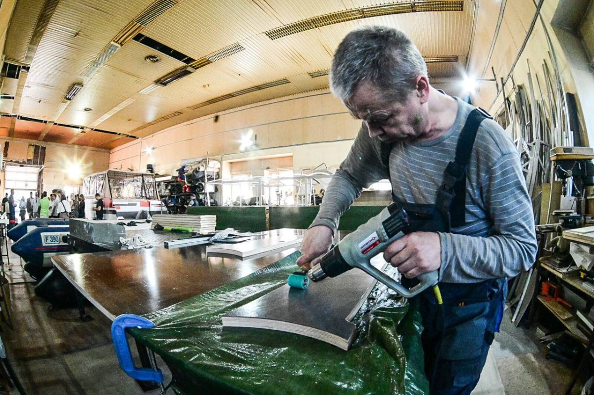 Надувные моторные и гребные лодки, катамараны, понтонные катера производит тюменская компания "ОНИКС" на базе промышленного технопарка ДСК-500 Надувные моторные и гребные лодки, катамараны, понтонные катера производит тюменская компания "ОНИКС" на базе промышленного технопарка ДСК-500