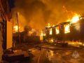 Тюменские огнеборцы ликвидируют крупный пожар