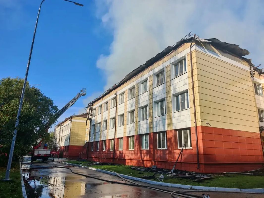 В Тюмени по факту возгорания кровли школы организована прокурорская проверка Сегодня, 10 сентября 2026 года, в утреннее время произошло возгорание кровли МАОУ СОШ 65 на ул. Широтной г. Тюмени. По информации Главного... В Тюмени по факту возгорания кровли школы организована прокурорская проверка Сегодня, 10 сентября 2026 года, в утреннее время произошло возгорание кровли МАОУ СОШ 65 на ул. Широтной г. Тюмени. По информации Главного...