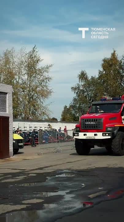 В Тюмени проходят соревнования лучших пожарных УФО
