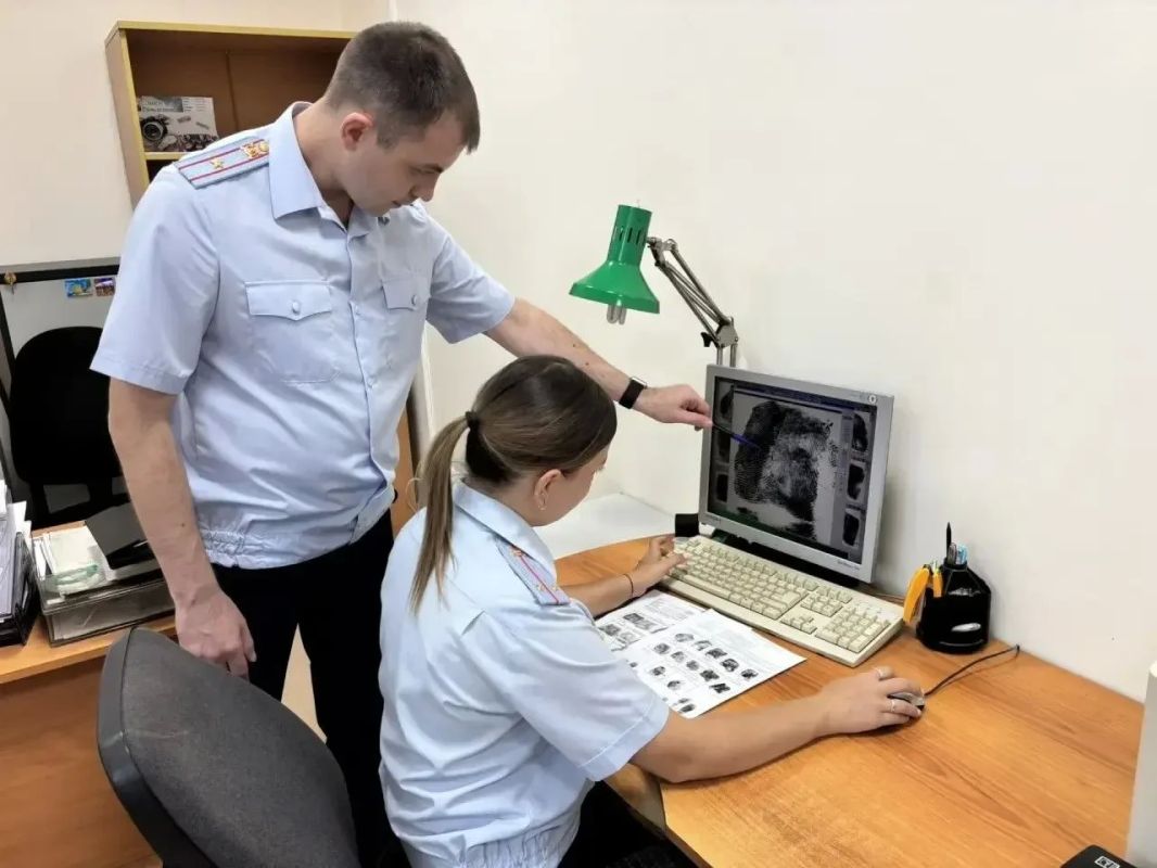 Сегодня в еженедельной рубрике #кадрыслужебныхбудней расскажем об экспертекриминалисте МО №1 (г. Заводоуковск) ЭКЦ УМВД России по Тюменской области Сегодня в еженедельной рубрике #кадрыслужебныхбудней расскажем об экспертекриминалисте МО №1 (г. Заводоуковск) ЭКЦ УМВД России по Тюменской области