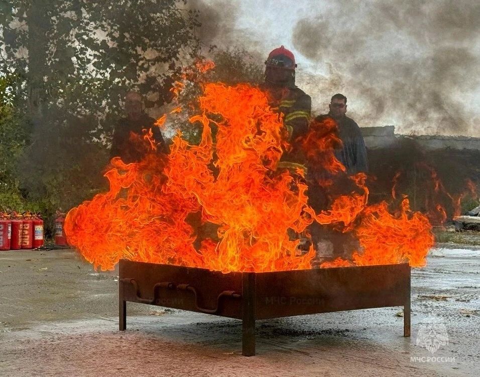 Папа, мама, я — пожарная семья! Папа, мама, я — пожарная семья!