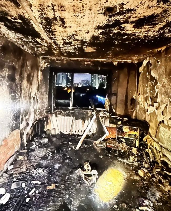 В Тюмени на пожаре погиб человек В Тюмени на пожаре погиб человек