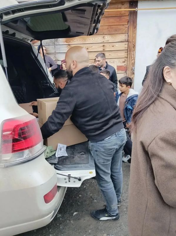 Национально-культурные объединения Тюменской области передали помощь пострадавшим при пожаре Национально-культурные объединения Тюменской области передали помощь пострадавшим при пожаре