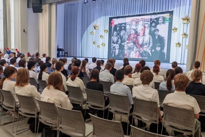 В Тюмени стартовал патриотический проект «В единстве сила В Тюмени стартовал патриотический проект «В единстве сила