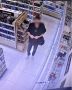 В тюменскую полицию обратился сотрудник парфюмерного магазина, который сообщил, что из торгового зала пропал товар стоимостью более 25 000 рублей