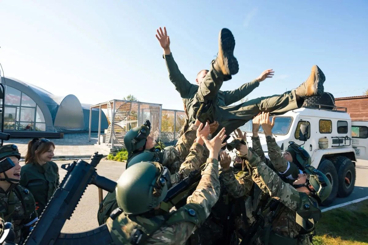 Виктор Водолацкий: Дорогие друзья! В финале третьего сезона Всероссийской военно-патриотической игры «Зарница 2.0» команды Центра «ВОИН» впервые в истории завоевали сразу два первых места в старшей возрастной категории — в... Виктор Водолацкий: Дорогие друзья! В финале третьего сезона Всероссийской военно-патриотической игры «Зарница 2.0» команды Центра «ВОИН» впервые в истории завоевали сразу два первых места в старшей возрастной категории — в...