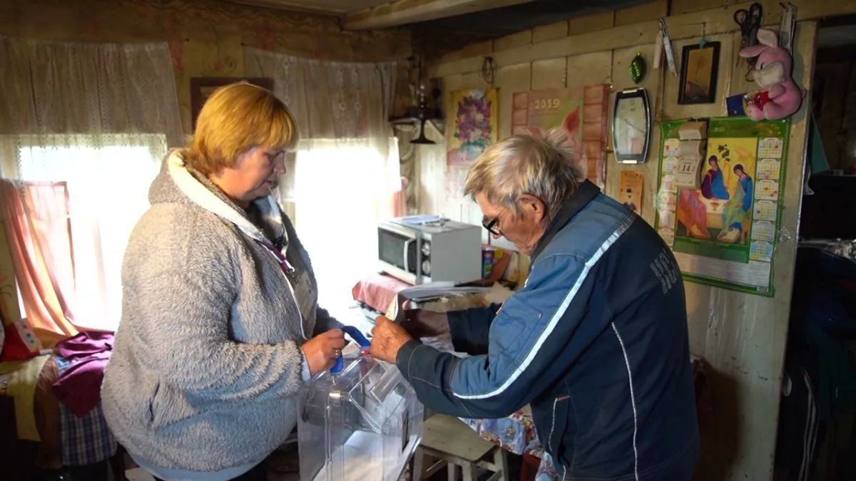 Досрочное голосование продолжается в труднодоступных отдалённых местностях до 17 сентября Досрочное голосование продолжается в труднодоступных отдалённых местностях до 17 сентября