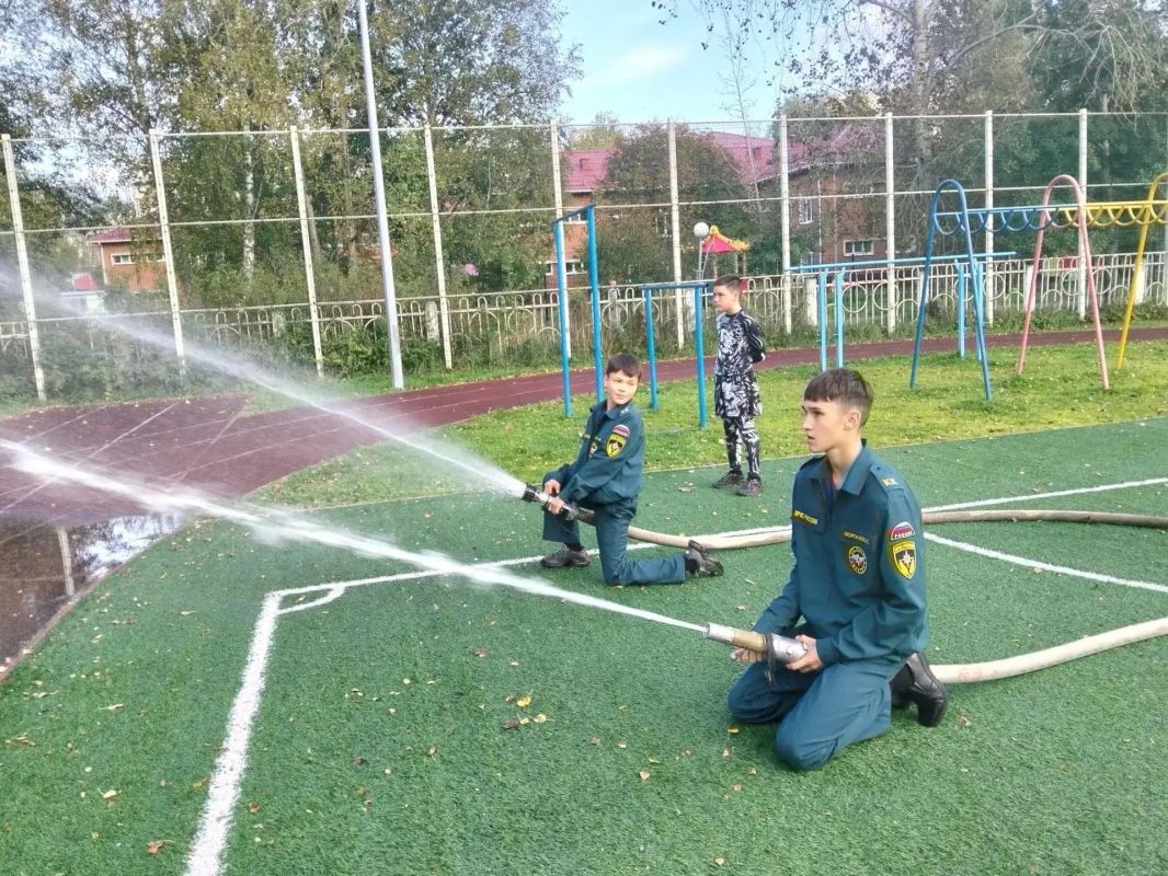 «Кадеты» готовятся к «Школе безопасности»: огневая подготовка и полевые навыки «Кадеты» готовятся к «Школе безопасности»: огневая подготовка и полевые навыки