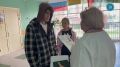 Тюменцы, которые голосуют впервые получают памятные дипломы в честь значимого события