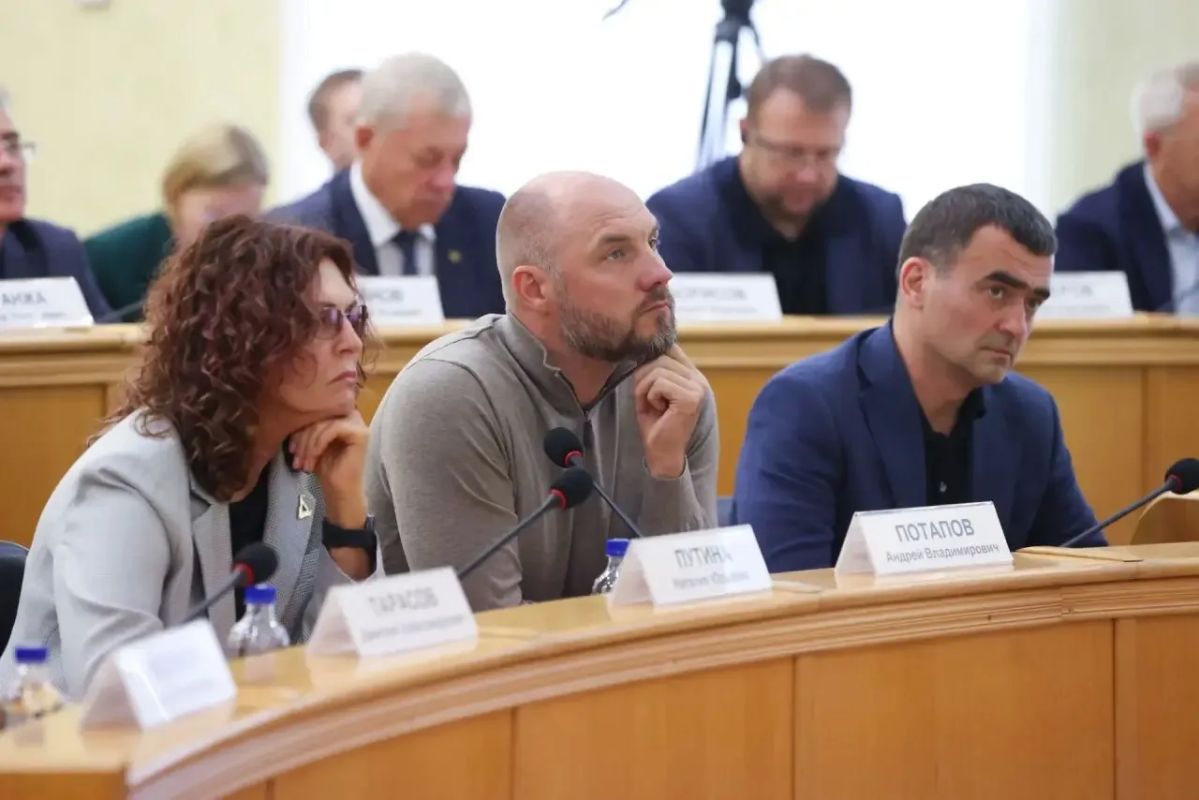 В Тюмени обсудили состояние городских водоёмов В Тюмени обсудили состояние городских водоёмов