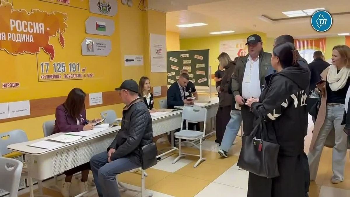 Праздничная атмосфера царит на избирательных участках в Тюменской области