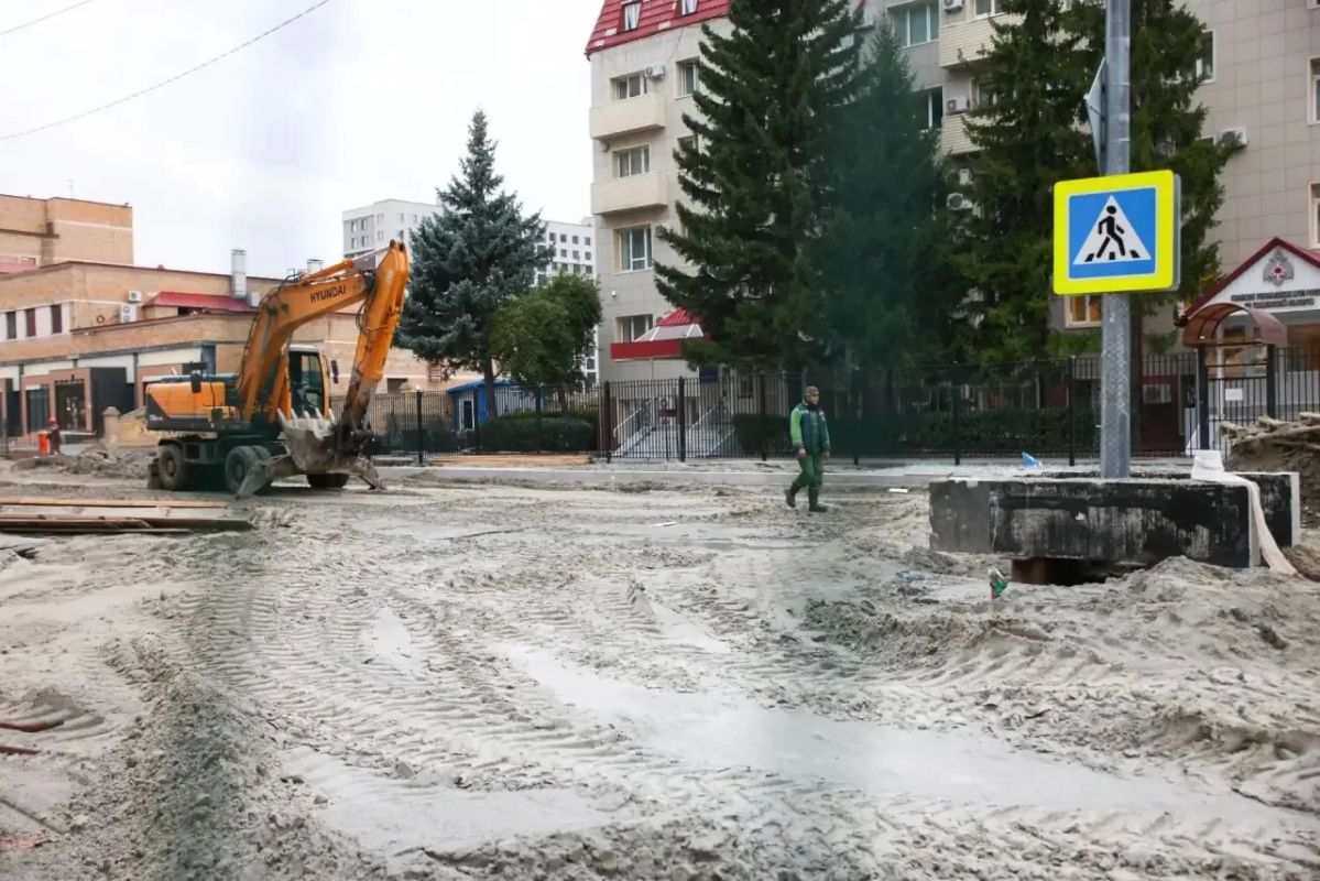 Расширяют до 4-х полос дорогу на улице Максима Горького Расширяют до 4-х полос дорогу на улице Максима Горького