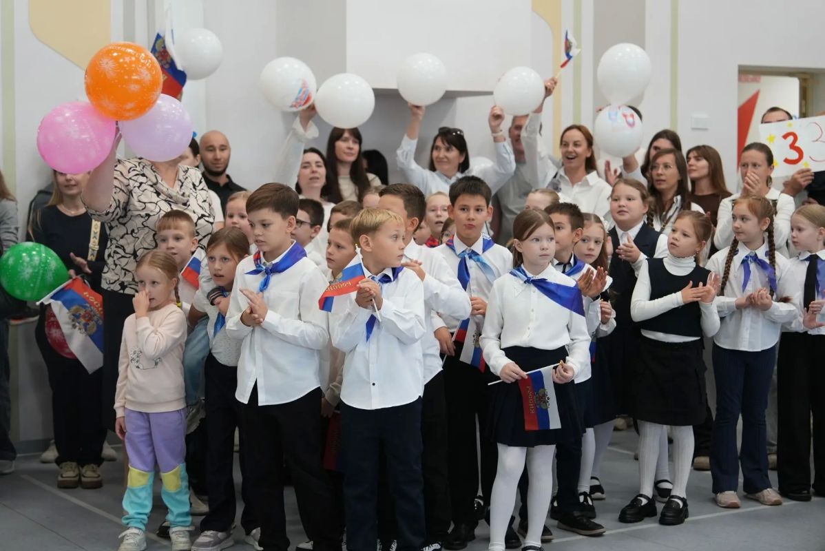 Максим Афанасьев: Я с удовольствием послушал выступление 3 «К» класса, который и оказался победителем своего этапа Максим Афанасьев: Я с удовольствием послушал выступление 3 «К» класса, который и оказался победителем своего этапа