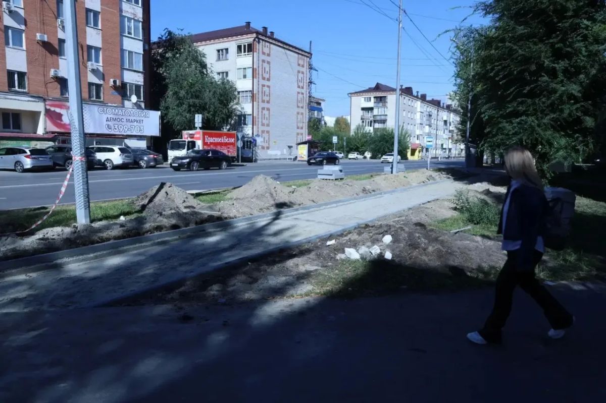 Расширяют до 4-х полос дорогу на улице Максима Горького Расширяют до 4-х полос дорогу на улице Максима Горького