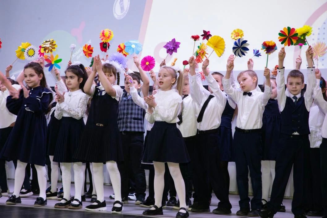 Сегодня на площадках школ проходит фестиваль «Поющий город»