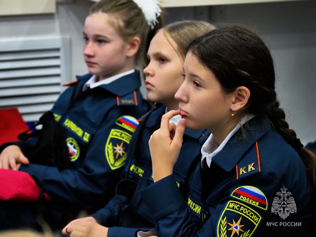 Тюменские кадеты МЧС научились финансовой безопасности! Тюменские кадеты МЧС научились финансовой безопасности!