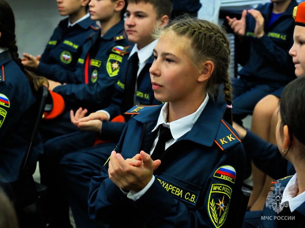 Тюменские кадеты МЧС научились финансовой безопасности! Тюменские кадеты МЧС научились финансовой безопасности!