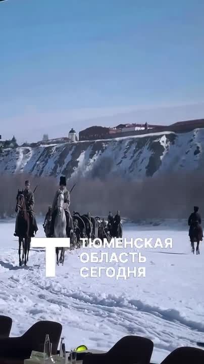 В Тюмени представили фильм «Романовы: преданность и предательство» Картина снята по книге писателя и главного редактора журнала «Сибирское богатство» медиахолдинга «Тюменская область сегодня» Сергея Козлова