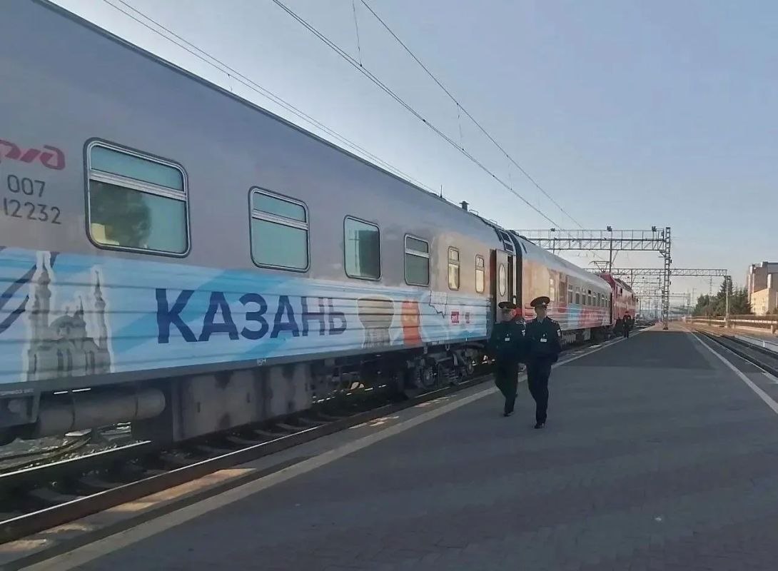 В Красноярске, Новосибирске и Омске транспортные полицейские встретили победителей Всероссийского проекта «Большая перемена», путешествующих специальным поездом через всю страну В Красноярске, Новосибирске и Омске транспортные полицейские встретили победителей Всероссийского проекта «Большая перемена», путешествующих специальным поездом через всю страну