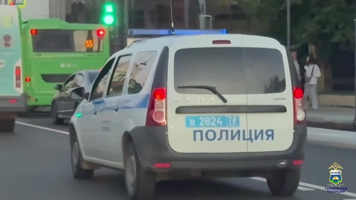 В тюменскую полицию обратился директор сетевого продуктового магазина, расположенного по улице Геологоразведчиков, который сообщил, что из торгового зала пропали товары на сумму свыше 4 тысяч рублей