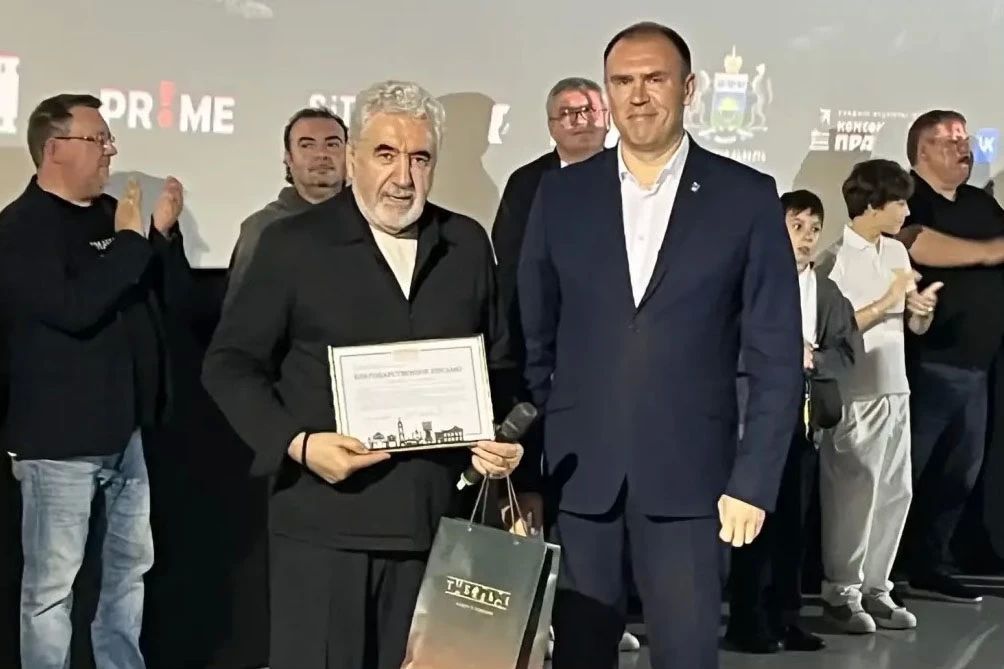 Сегодня фильм «Романовы: преданность и предательство» вышел на широкий экран. Тобольск – вместе со всей страной на премьере: аншлаг, билеты раскуплены Сегодня фильм «Романовы: преданность и предательство» вышел на широкий экран. Тобольск – вместе со всей страной на премьере: аншлаг, билеты раскуплены
