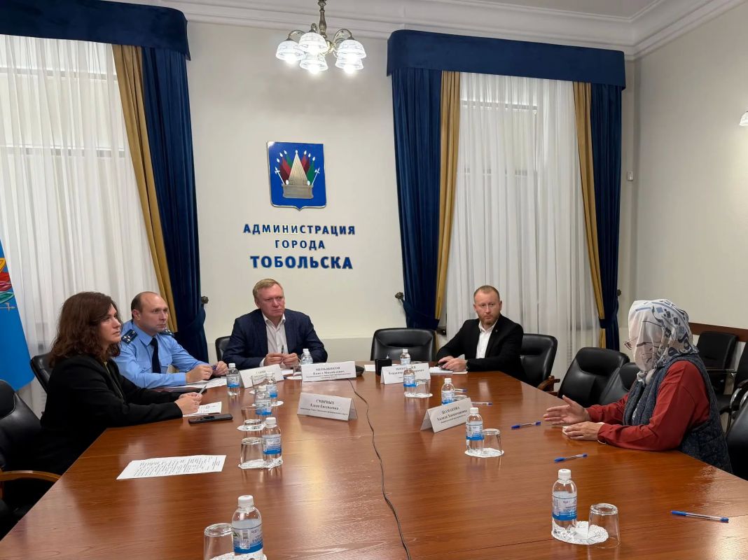 Тобольский межрайонный прокурор Андрей Сажин принял участие в личном приеме, организованном Уполномоченным по защите прав предпринимателей в Тюменской области Павлом Меньщиковым Тобольский межрайонный прокурор Андрей Сажин принял участие в личном приеме, организованном Уполномоченным по защите прав предпринимателей в Тюменской области Павлом Меньщиковым