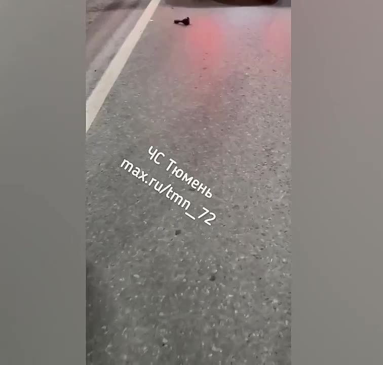 Жуткая авария превратила легковушку в груду металла сегодня утром на мосту Мельникайте — Широтная