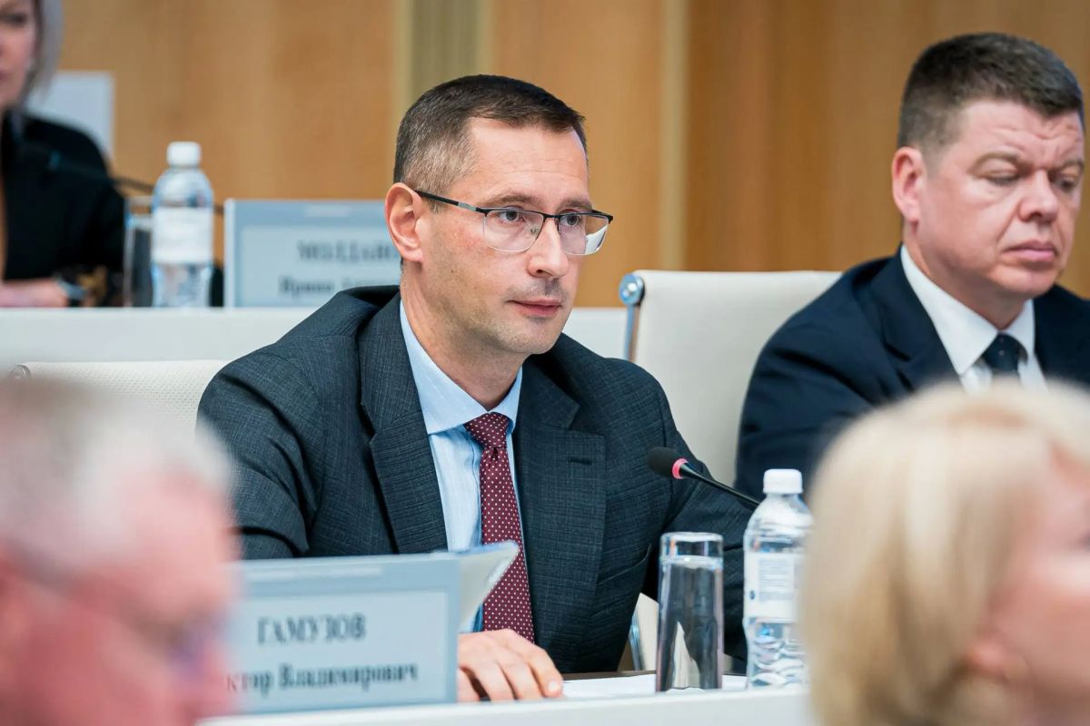 Руслан Кухарук: Начали заседание Правительства Югры с важного кадрового решения Руслан Кухарук: Начали заседание Правительства Югры с важного кадрового решения